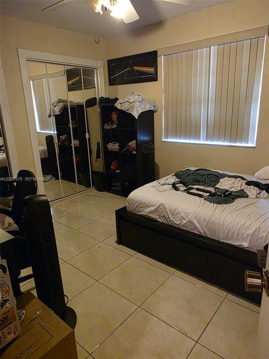 For Sale: $780,000 (5 beds, 3 baths, 2462 Square Feet)