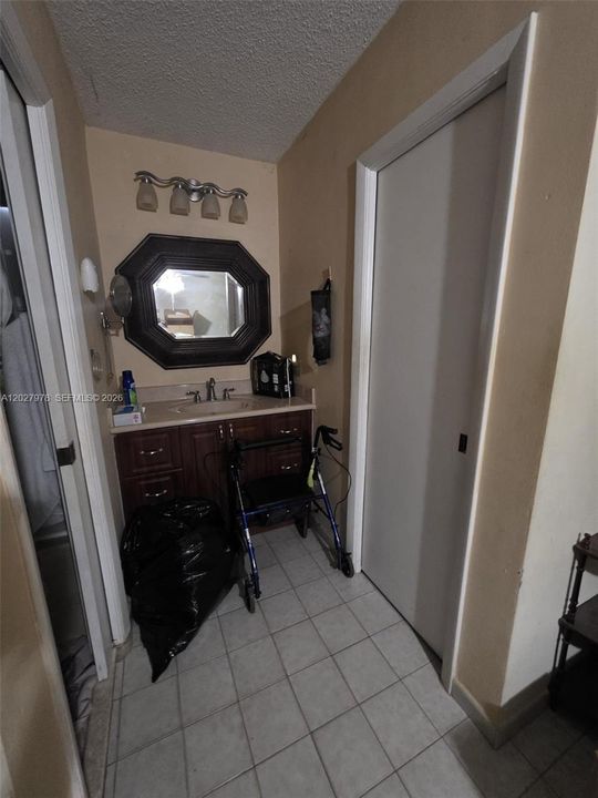 For Sale: $780,000 (5 beds, 3 baths, 2462 Square Feet)