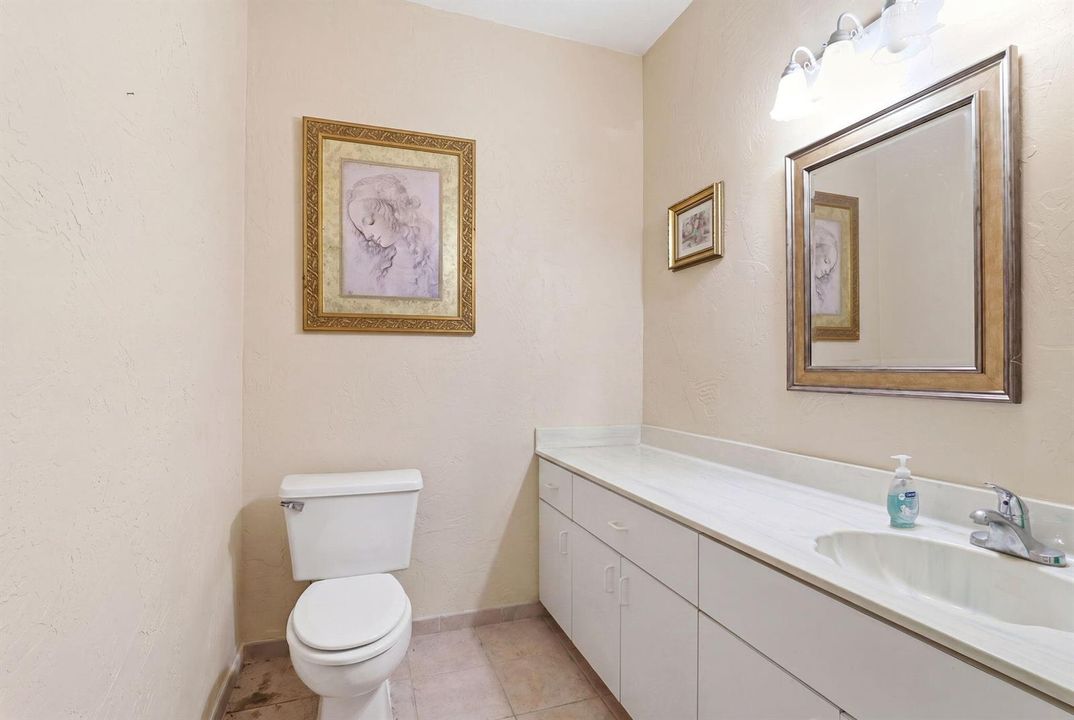 15-web-or-mls-PSL_Commercial_Building_01