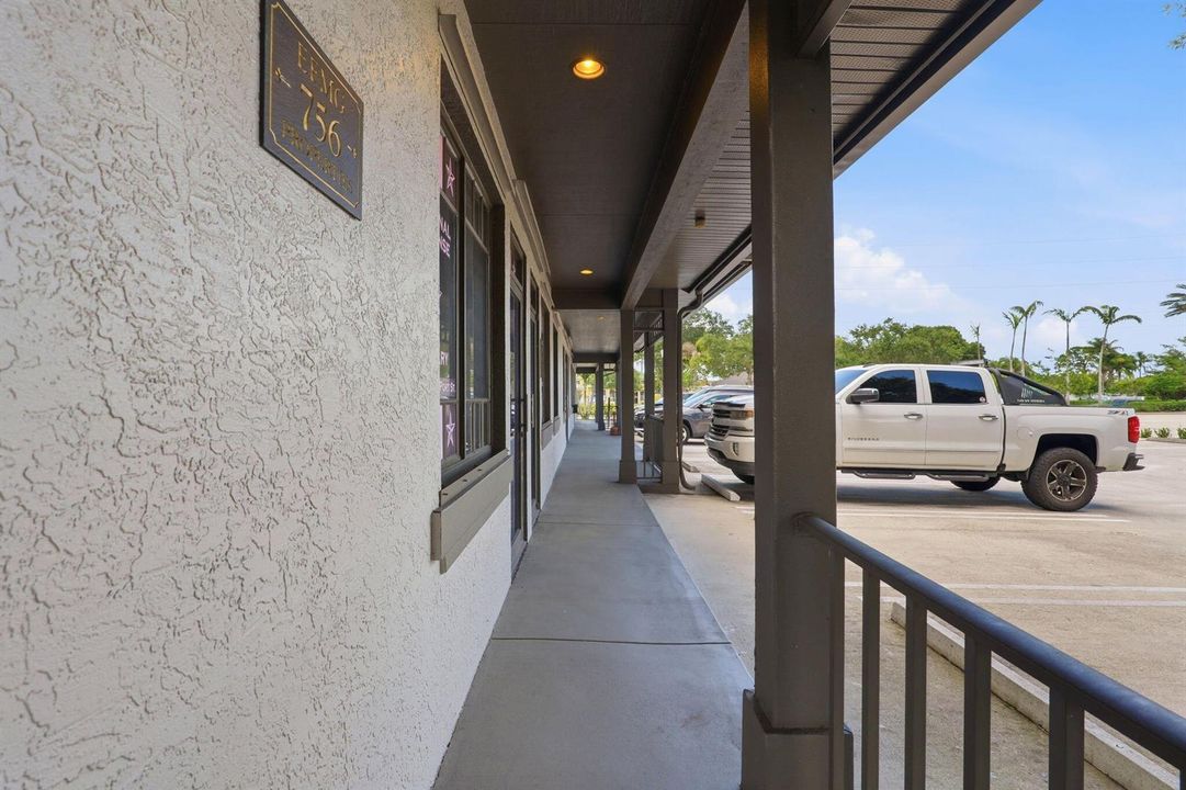 7-web-or-mls-PSL_Commercial_Building_007