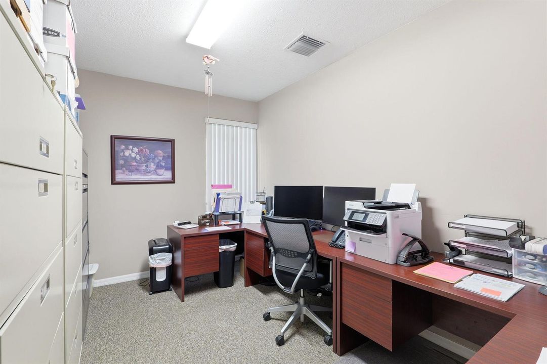 22-web-or-mls-PSL_Commercial_Building_02