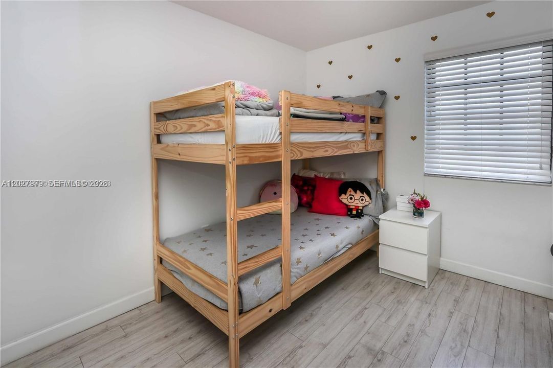 For Sale: $545,000 (3 beds, 2 baths, 1798 Square Feet)
