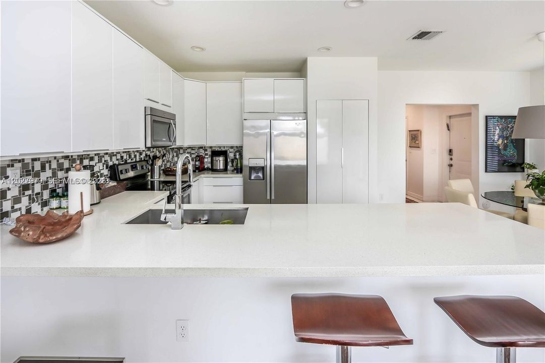 For Sale: $545,000 (3 beds, 2 baths, 1798 Square Feet)