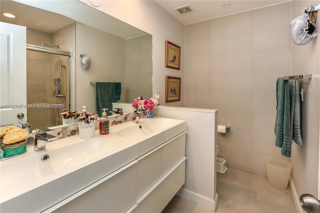 For Sale: $545,000 (3 beds, 2 baths, 1798 Square Feet)