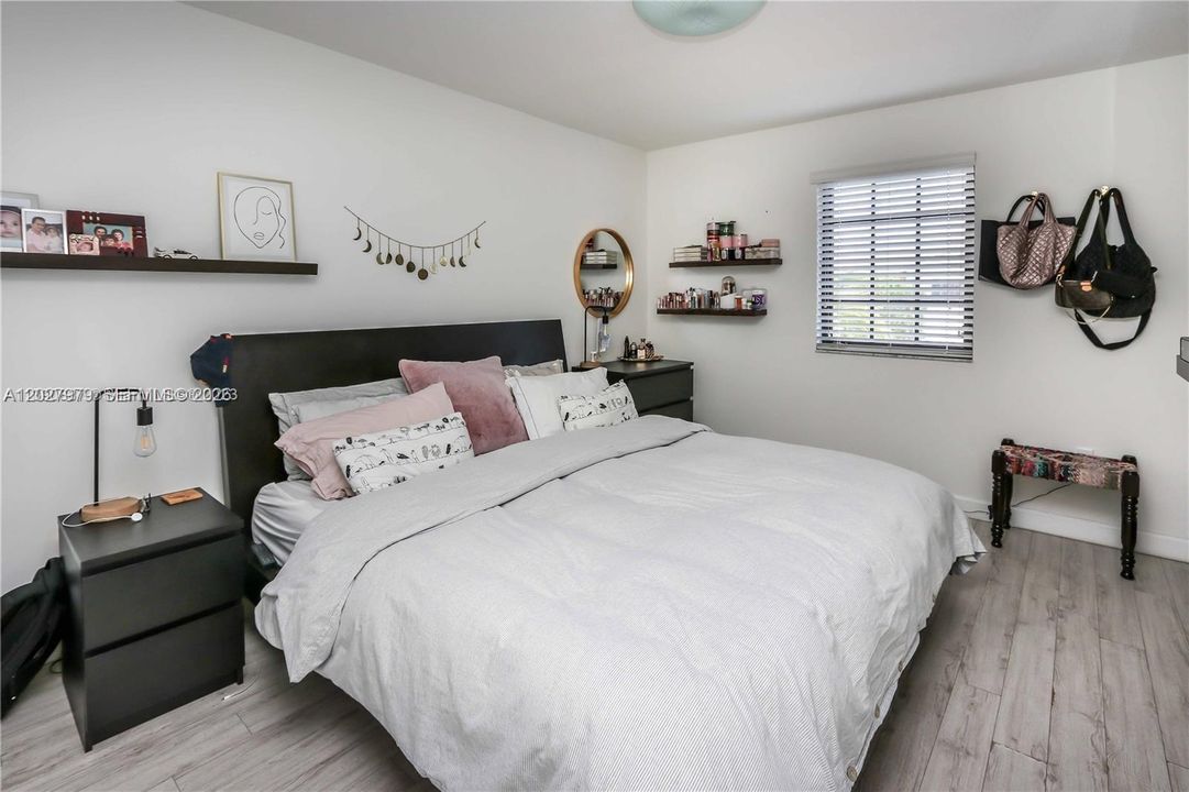 For Sale: $545,000 (3 beds, 2 baths, 1798 Square Feet)