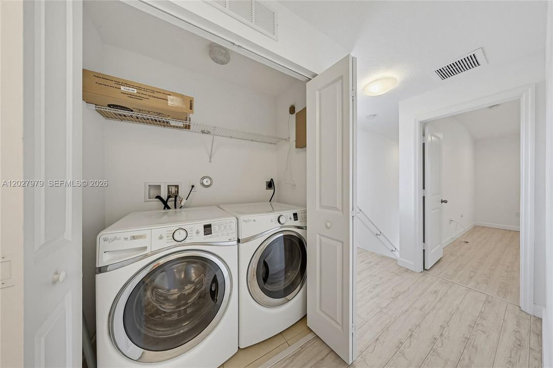 На продажу: $545,000 (3 спален, 2 ванн, 1798 Квадратных фут)