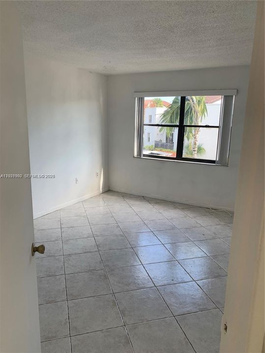 В аренду: $2,300 (2 спален, 2 ванн, 1000 Квадратных фут)