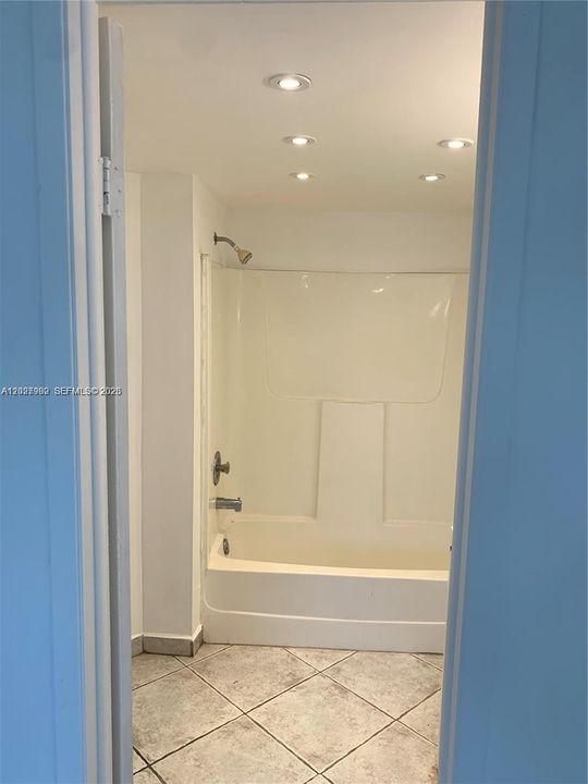 В аренду: $2,300 (2 спален, 2 ванн, 1000 Квадратных фут)