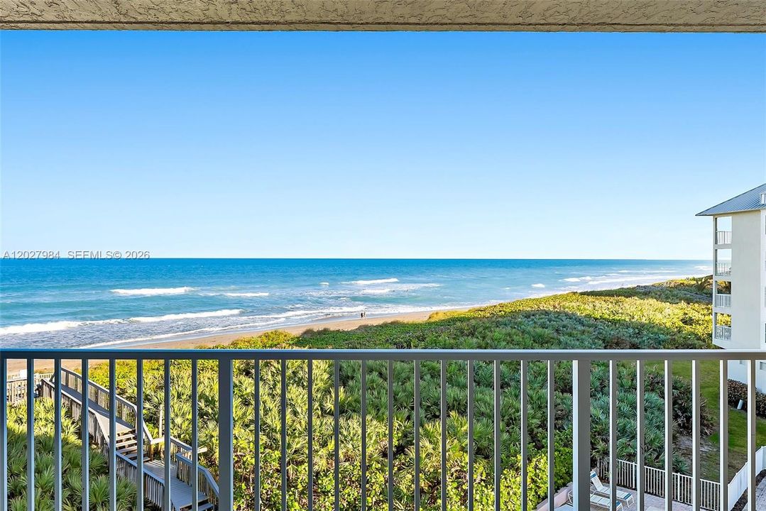 For Sale: $575,000 (1 beds, 1 baths, 638 Square Feet)