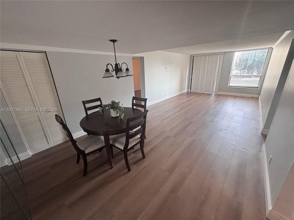 В аренду: $2,000 (2 спален, 2 ванн, 1040 Квадратных фут)