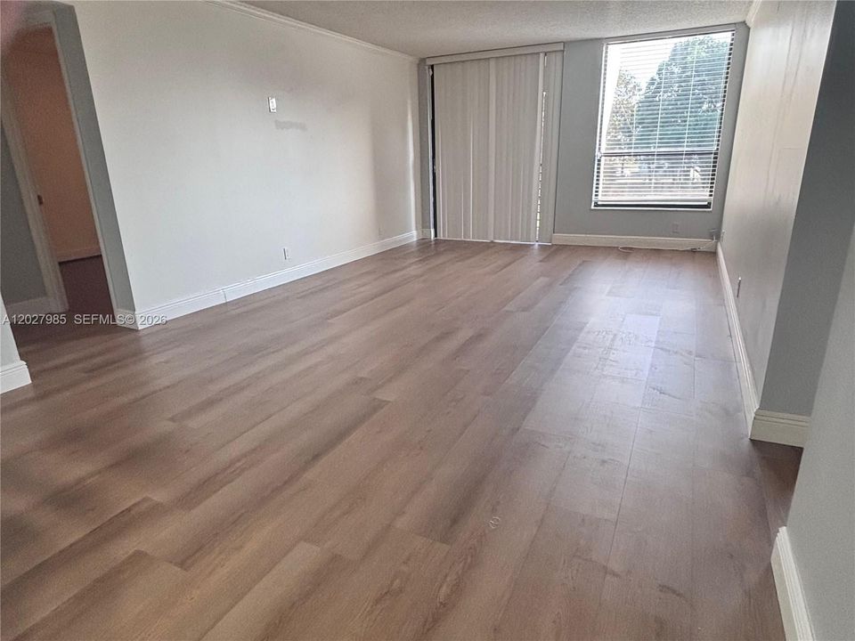 В аренду: $2,000 (2 спален, 2 ванн, 1040 Квадратных фут)