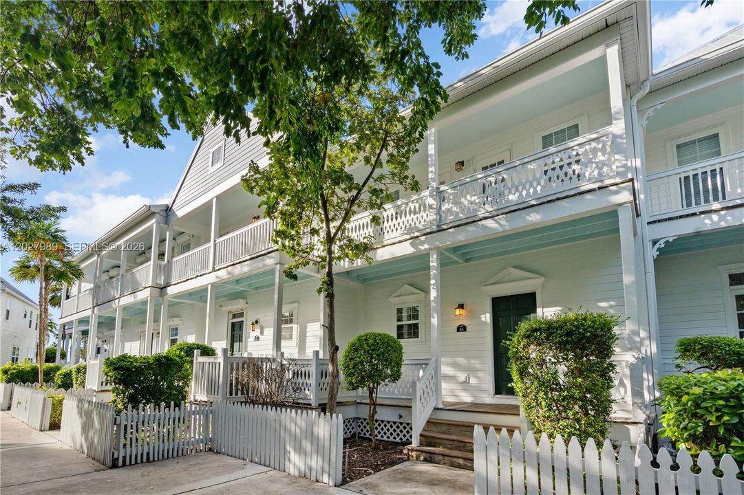For Sale: $872,500 (3 beds, 2 baths, 1320 Square Feet)