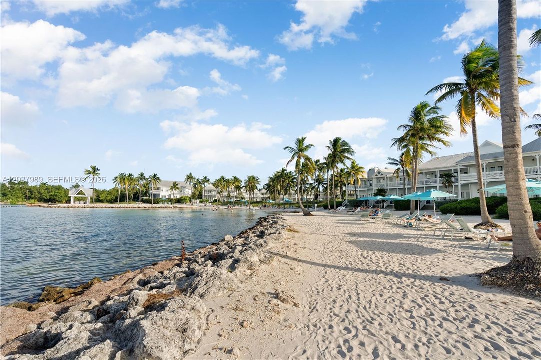 For Sale: $872,500 (3 beds, 2 baths, 1320 Square Feet)