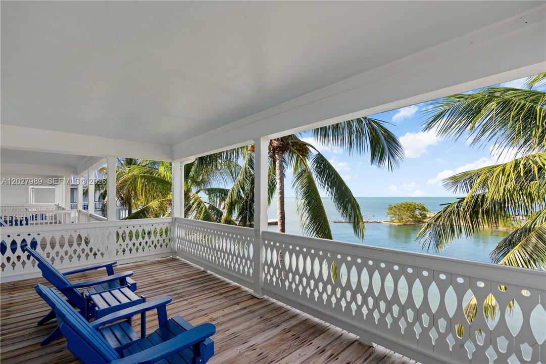 For Sale: $872,500 (3 beds, 2 baths, 1320 Square Feet)