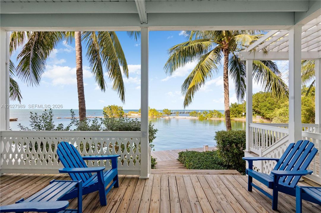 For Sale: $872,500 (3 beds, 2 baths, 1320 Square Feet)