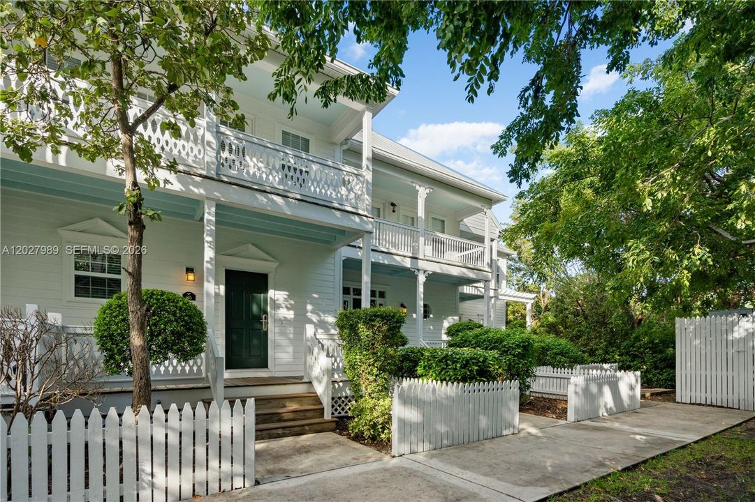 For Sale: $872,500 (3 beds, 2 baths, 1320 Square Feet)