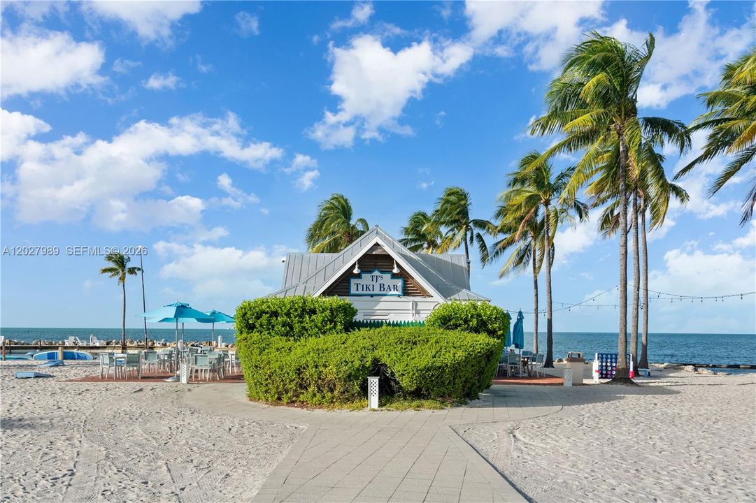 For Sale: $872,500 (3 beds, 2 baths, 1320 Square Feet)