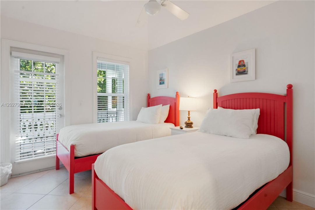 For Sale: $872,500 (3 beds, 2 baths, 1320 Square Feet)