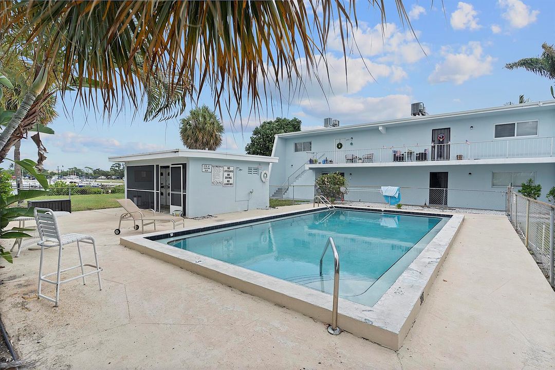 725 Hummingbird Way - #111 - 539