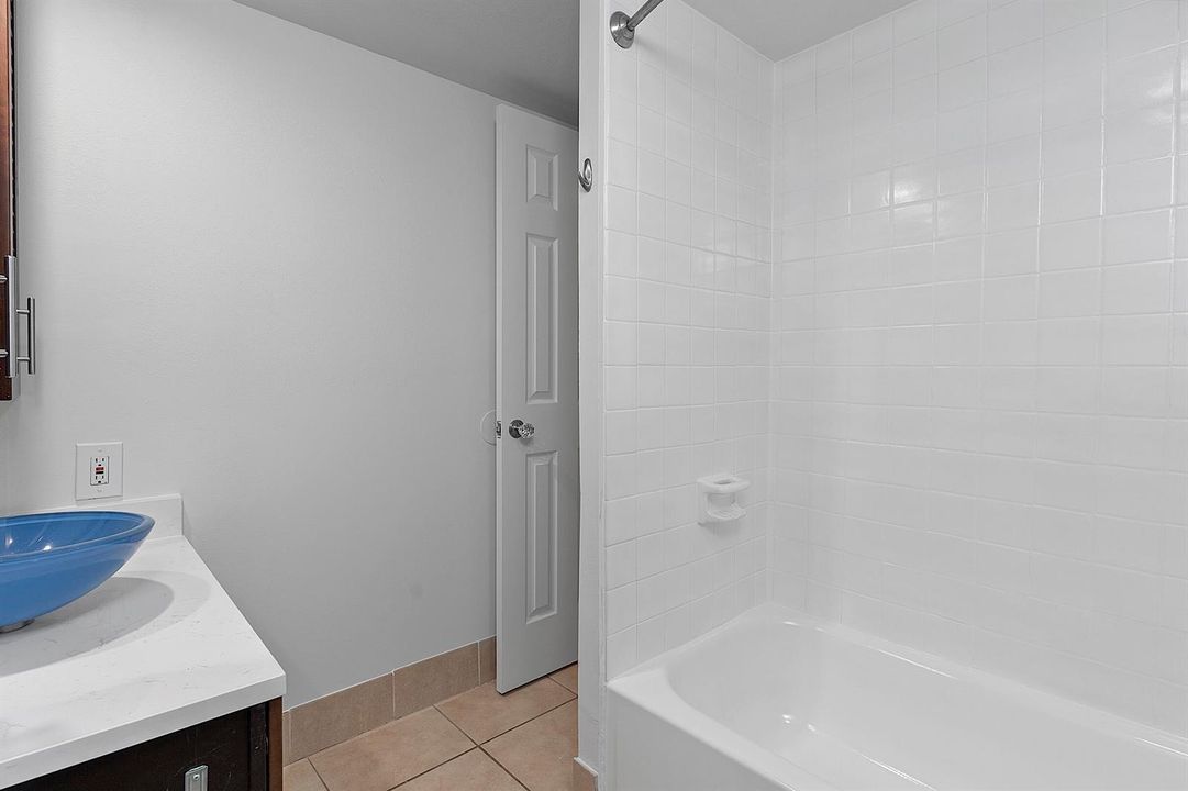 725 Hummingbird Way - #111 - 523