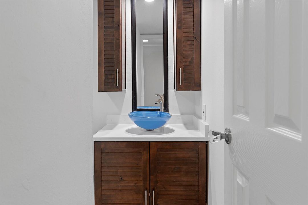 725 Hummingbird Way - #111 - 522