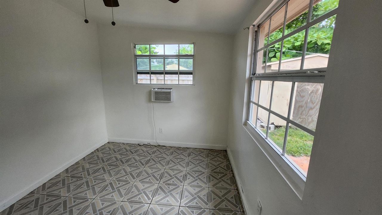 43 SW 11th St, Dania Beach, FL 33004