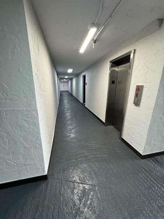 For Sale: $240,000 (1 beds, 1 baths, 810 Square Feet)