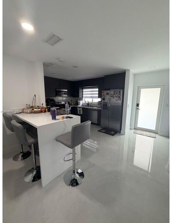 For Rent: $6,600 (5 beds, 3 baths, 2267 Square Feet)