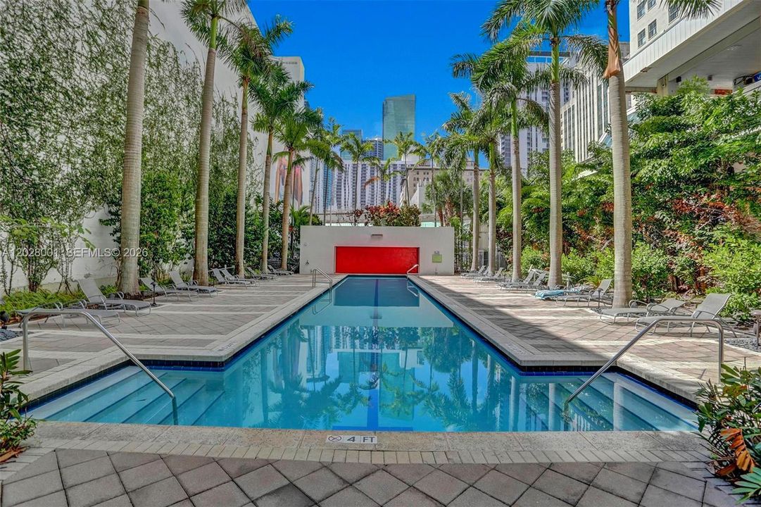 For Rent: $3,490 (2 beds, 2 baths, 1041 Square Feet)