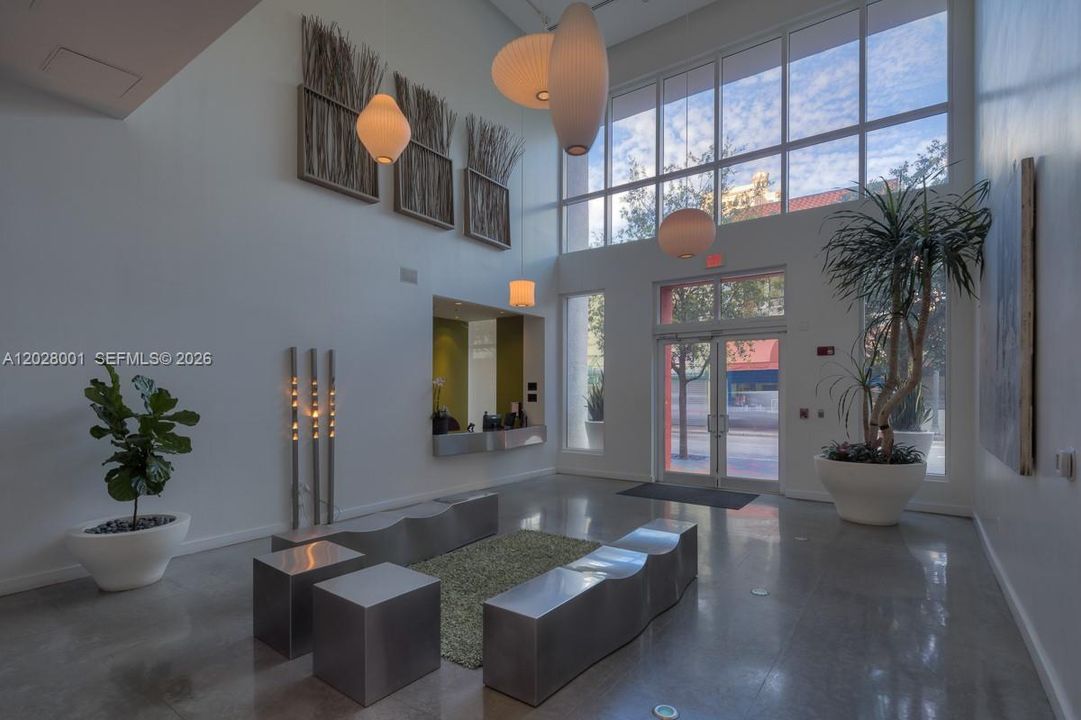 For Rent: $3,490 (2 beds, 2 baths, 1041 Square Feet)