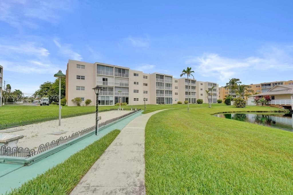 En Venta: $250,000 (2 camas, 2 baños, 1144 Pies cuadrados)
