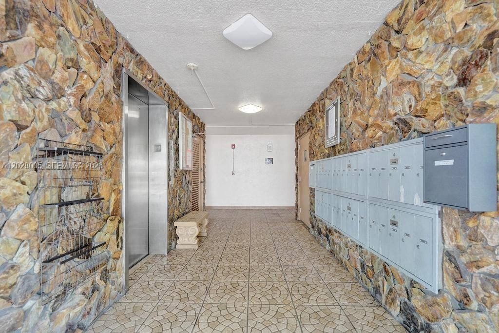 En Venta: $250,000 (2 camas, 2 baños, 1144 Pies cuadrados)