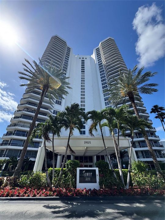For Rent: $5,500 (2 beds, 2 baths, 1361 Square Feet)