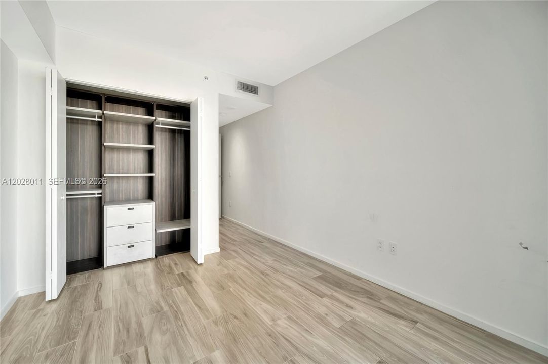 For Rent: $7,700 (3 beds, 3 baths, 1450 Square Feet)