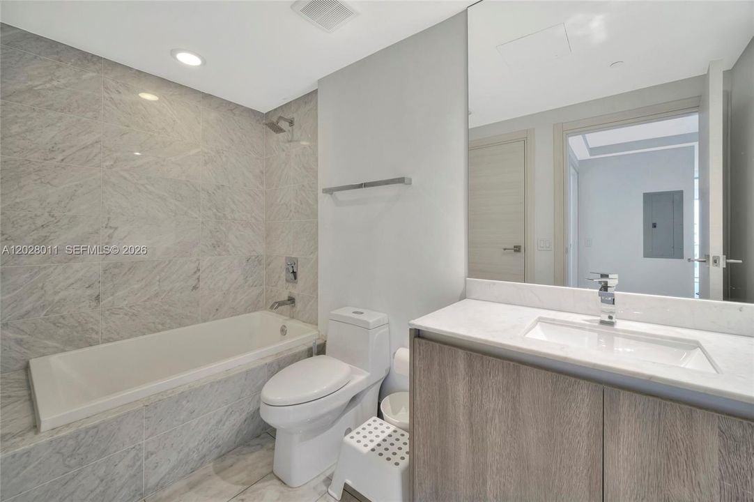 For Rent: $7,700 (3 beds, 3 baths, 1450 Square Feet)