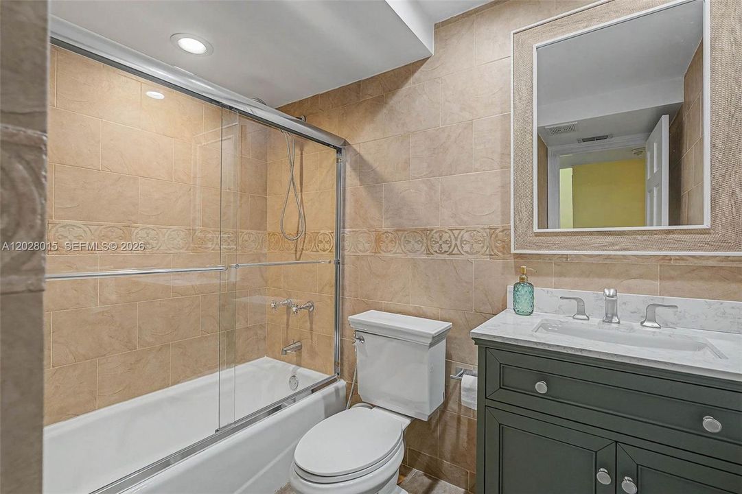 На продажу: $997,500 (4 спален, 3 ванн, 2200 Квадратных фут)