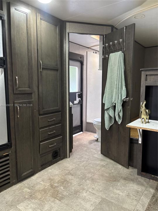 For Rent: $1,200 (2 beds, 1 baths, 594 Square Feet)
