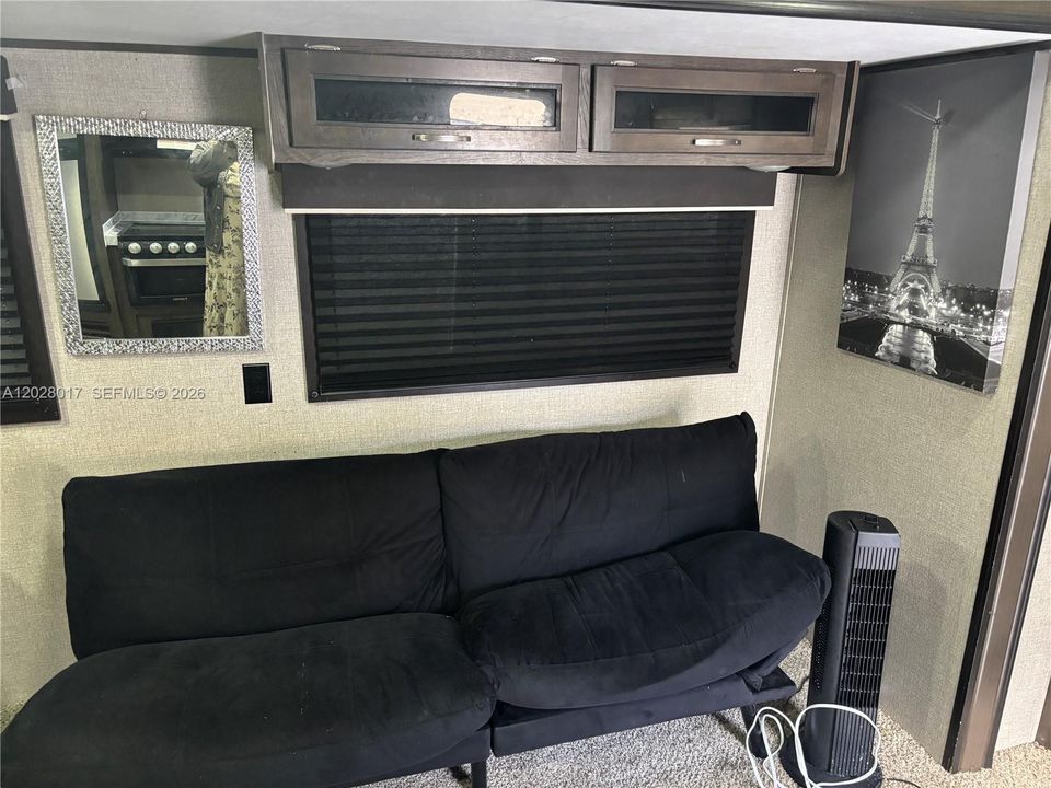 For Rent: $1,200 (2 beds, 1 baths, 594 Square Feet)