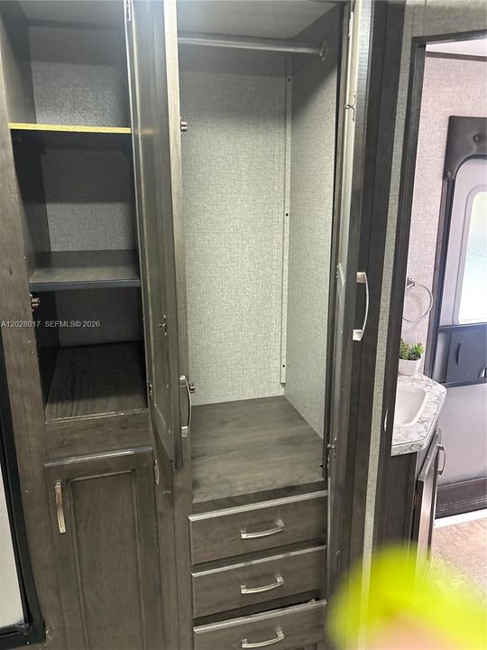 For Rent: $1,200 (2 beds, 1 baths, 594 Square Feet)