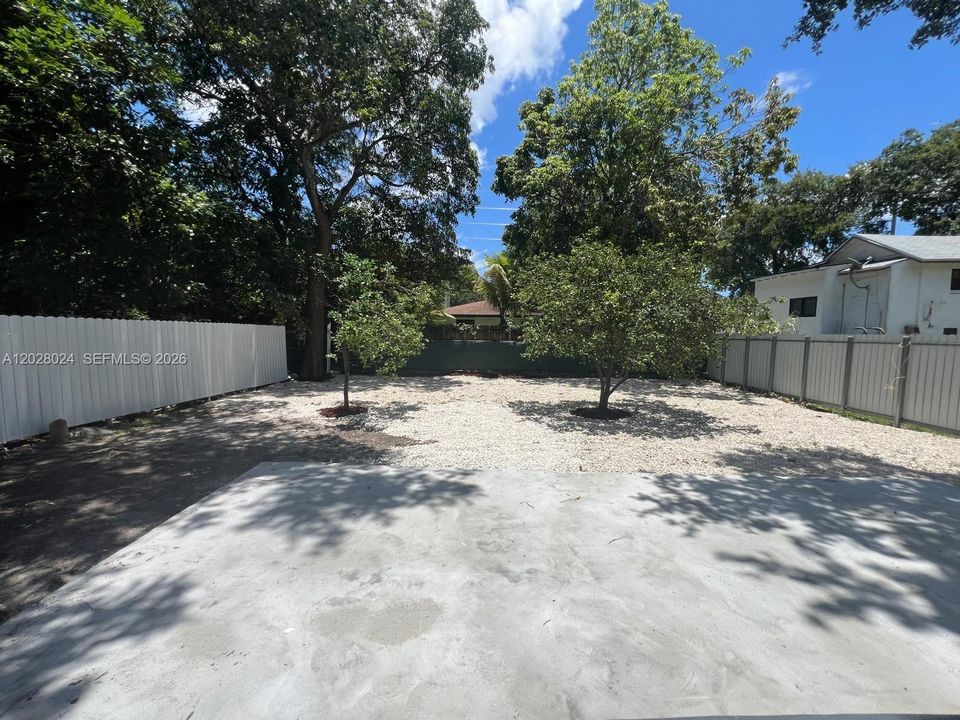 For Sale: $629,000 (3 beds, 2 baths, 1135 Square Feet)