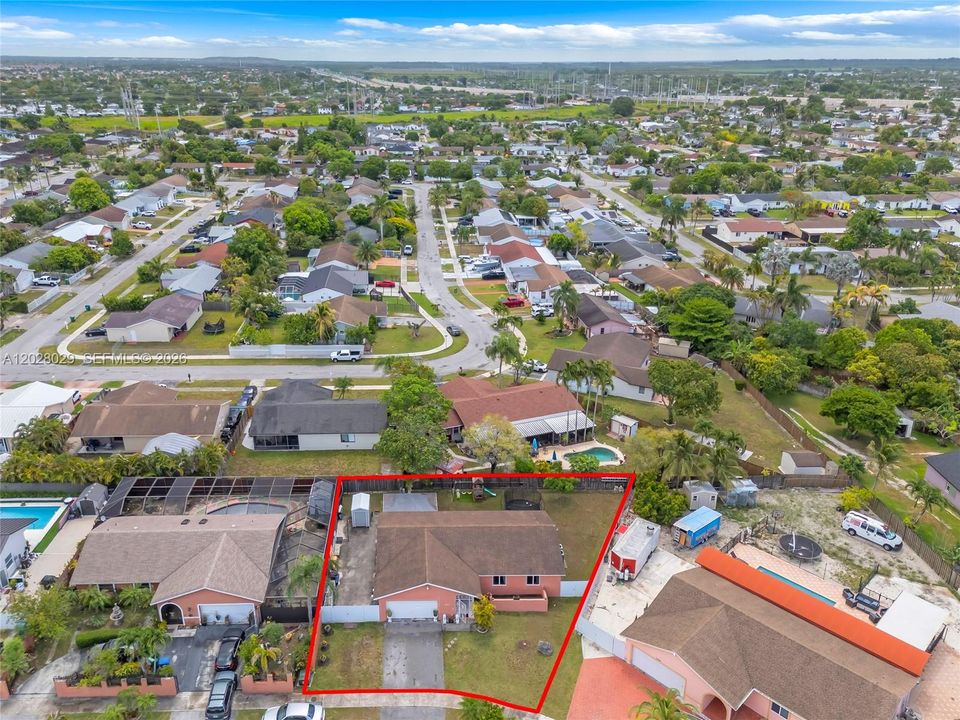 На продажу: $628,000 (4 спален, 3 ванн, 1611 Квадратных фут)