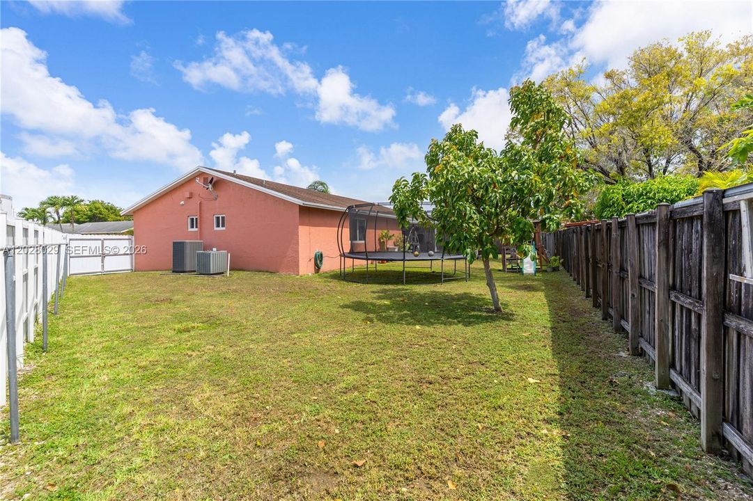 На продажу: $628,000 (4 спален, 3 ванн, 1611 Квадратных фут)
