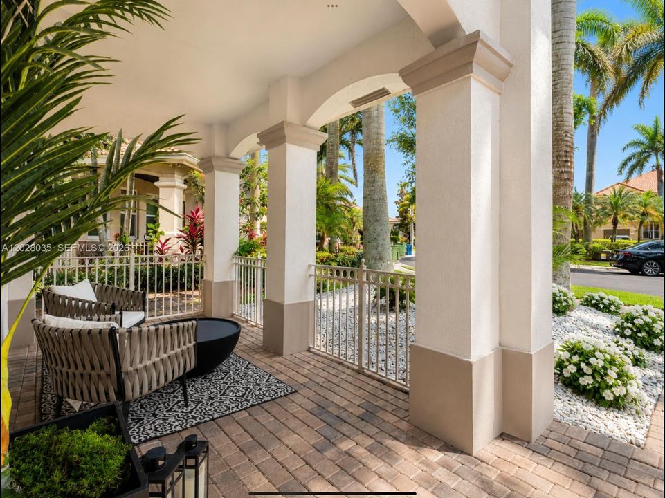 For Sale: $1,750,000 (6 beds, 4 baths, 3894 Square Feet)