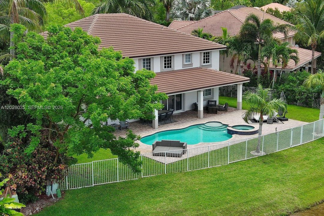For Sale: $1,750,000 (6 beds, 4 baths, 3894 Square Feet)