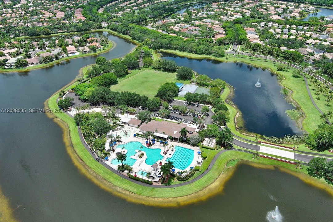 For Sale: $1,750,000 (6 beds, 4 baths, 3894 Square Feet)