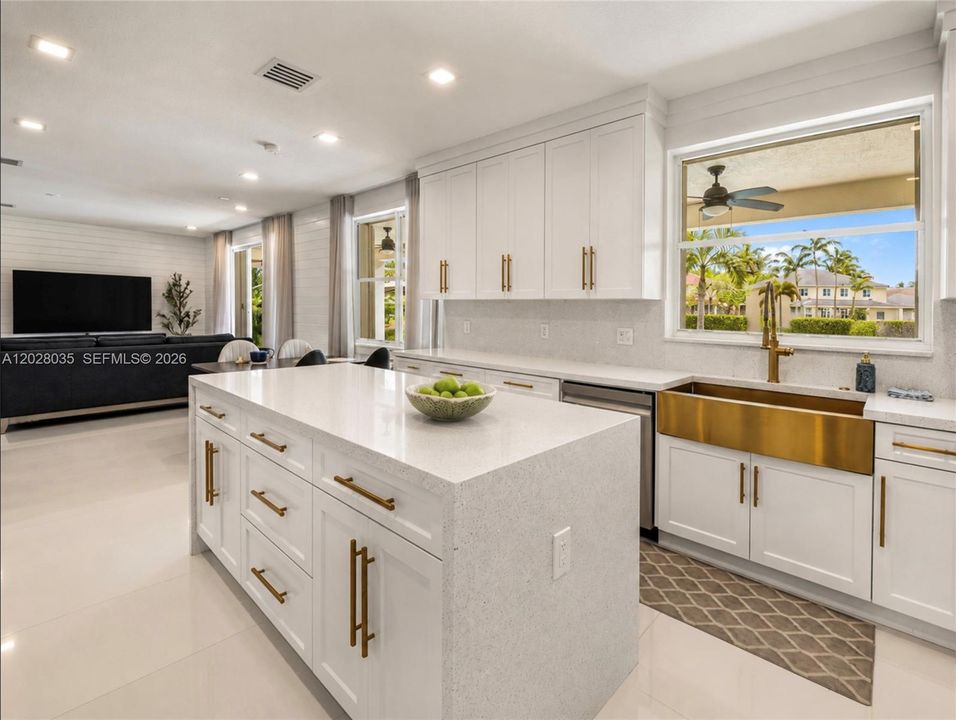 For Sale: $1,750,000 (6 beds, 4 baths, 3894 Square Feet)
