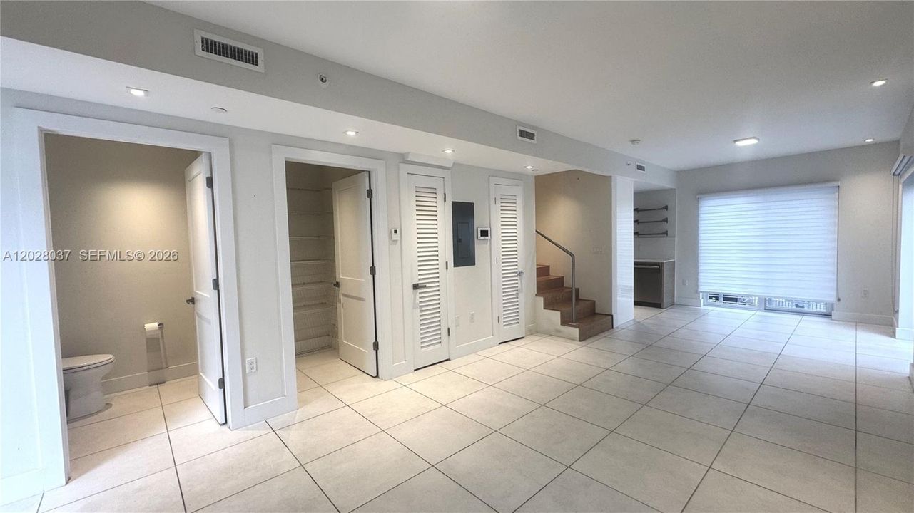 Recientemente alquilado: $4,350 (2 camas, 2 baños, 1350 Pies cuadrados)