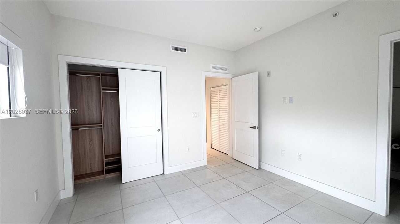 Recientemente alquilado: $4,350 (2 camas, 2 baños, 1350 Pies cuadrados)