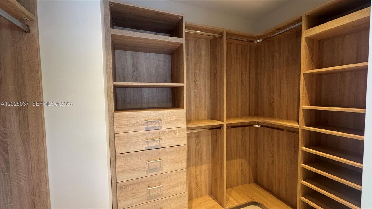 Recientemente alquilado: $4,350 (2 camas, 2 baños, 1350 Pies cuadrados)