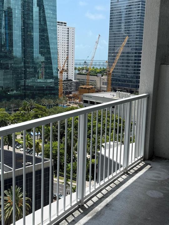 For Rent: $2,800 (1 beds, 1 baths, 860 Square Feet)
